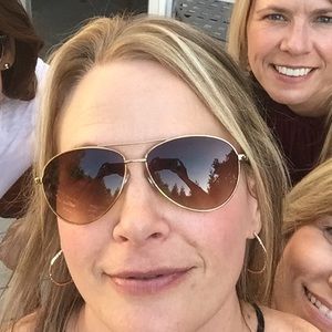 Meet your Posher, Leighann