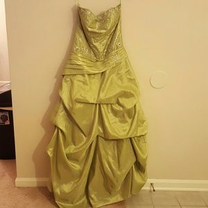 Ballgown style prom dress