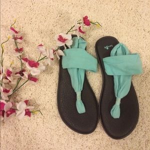 NWOT Light blue yoga sling Sanuk sandals