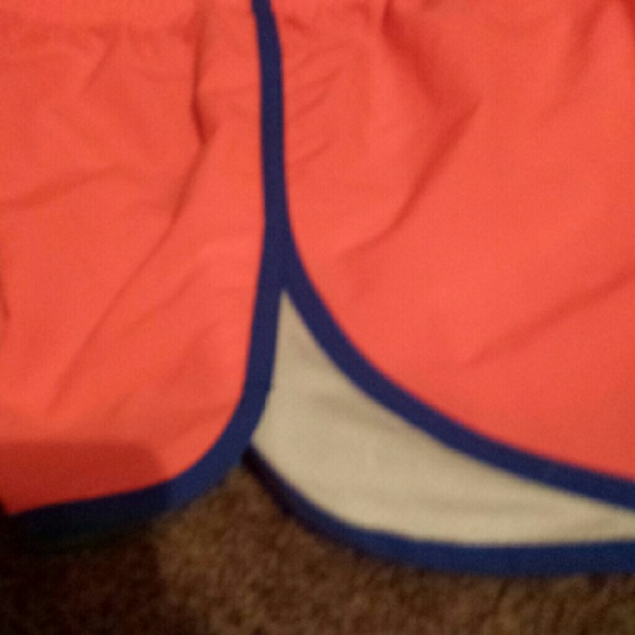Running shorts - Picture 2 of 3