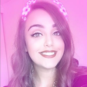 Meet your Posher, Ycela