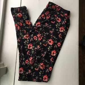 Lularoe OS Floral Rose Black Leggings UNICORN