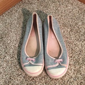 Cute gray flats