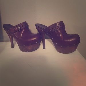 Jessica Simpson super cute clogs!
