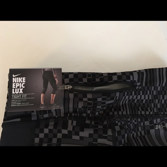 Nike Epic Lux capri