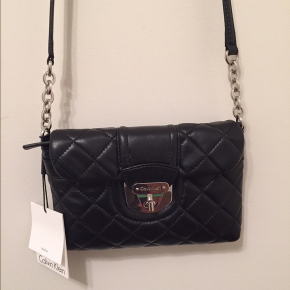 Calvin Klein Handbags - PRICE DROP🎉Calvin Klein Quilted leather Crossbody
