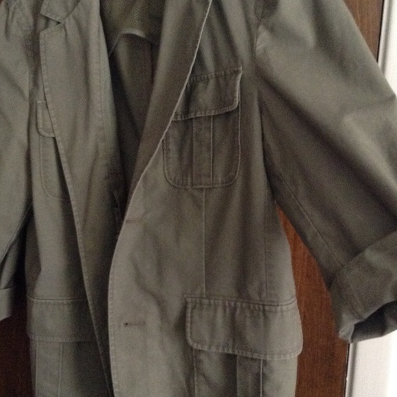 ❗TEMPORARYILY REDUCED❗️Army Green Jacket - Picture 2 of 3