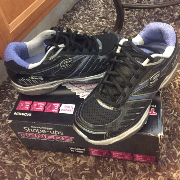 Womens tennis shoes