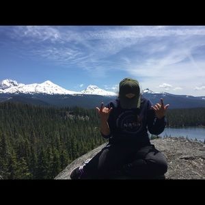 Meet your Posher, Hana