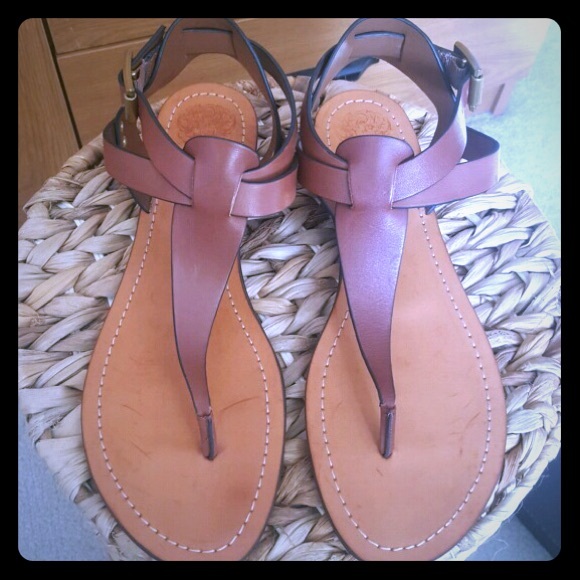 Vince Camuto thong sandal