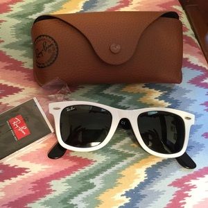 White Ray Ban Wayfarer Sunglasses