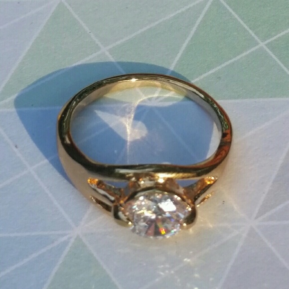 SOLD NWOT 18K Gold Filled Cubic Zirconia Ring - Picture 2 of 4