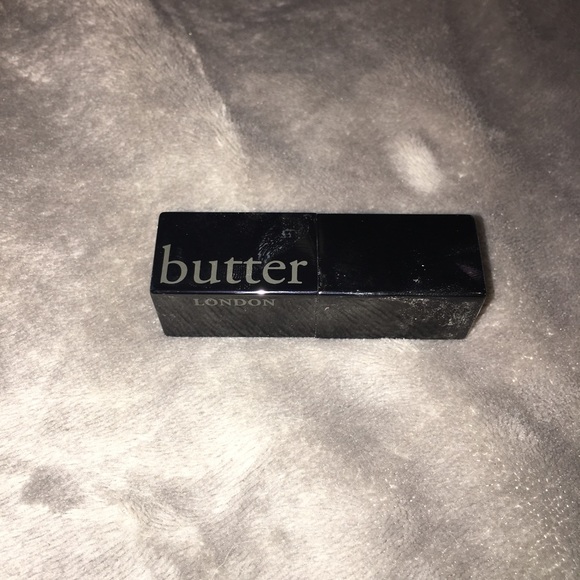 butter London lipstick in buzzed