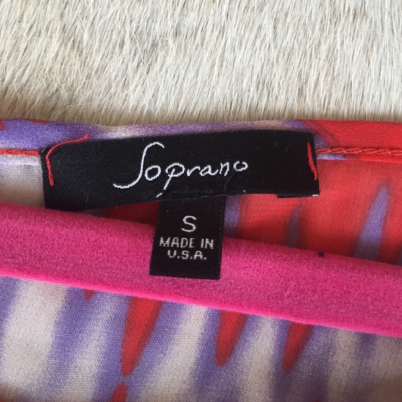 Super cute flashy top! never worn great with jeans - Picture 2 of 2