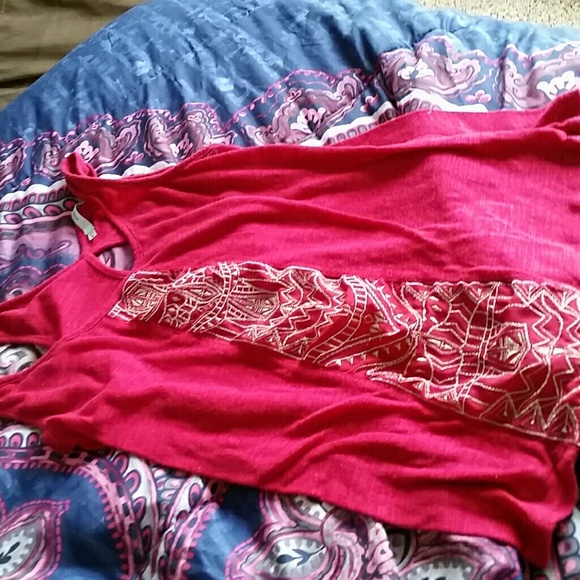 Tribal Tank - Picture 1 of 3