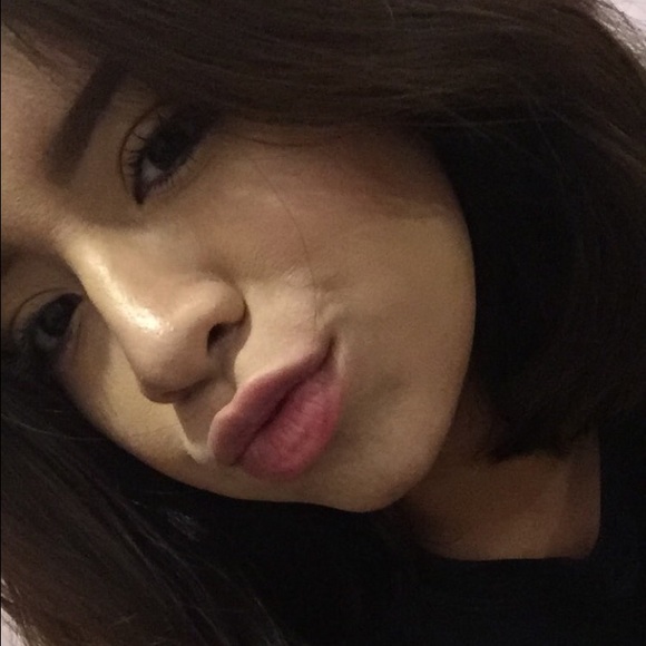 Meet your Posher, Daniela - Picture 1 of 1