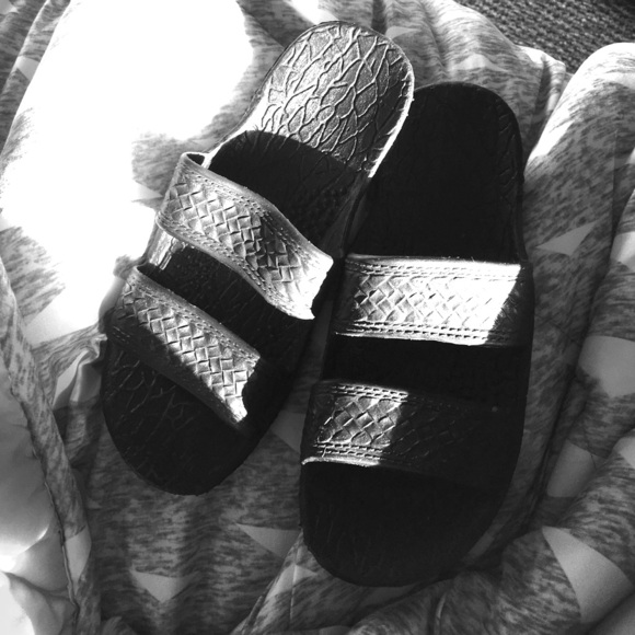 Black Jandals