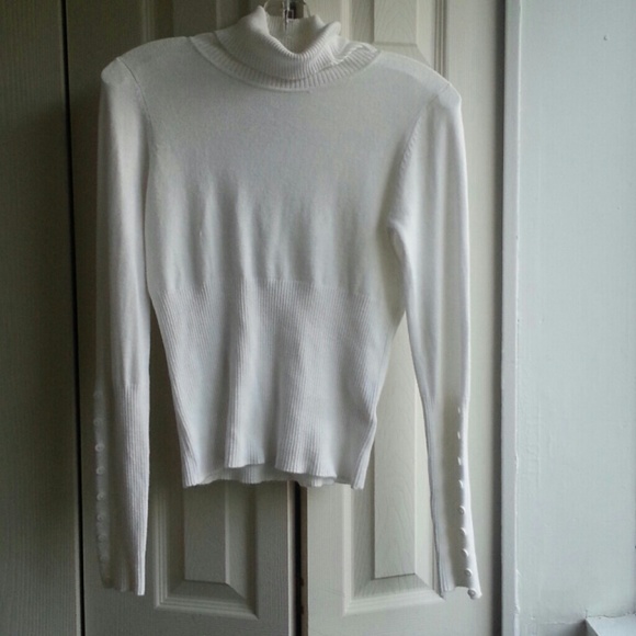 Sweater - Picture 1 of 3
