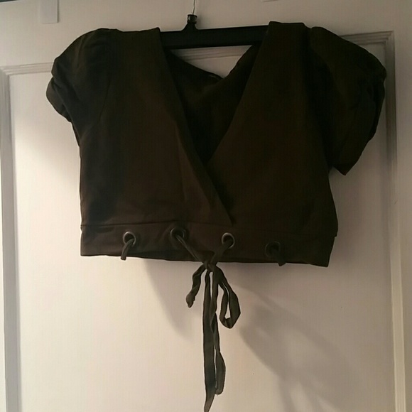 Arden B Crop Top - Picture 1 of 1