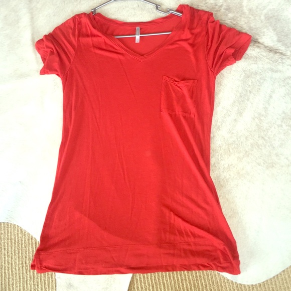 Red loose-fitted Gap top. looks great with jeans! - Picture 1 of 2