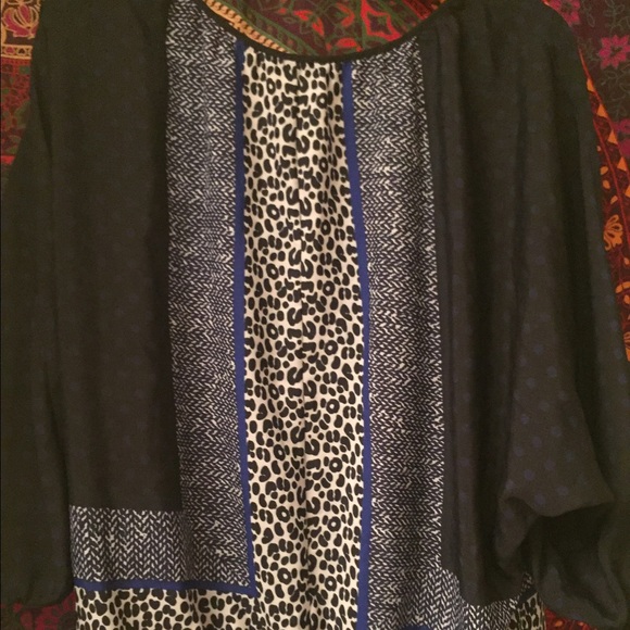 Express Blouse - Picture 2 of 3