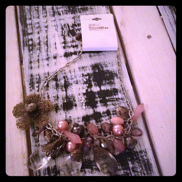 Attractive unique dangly necklace