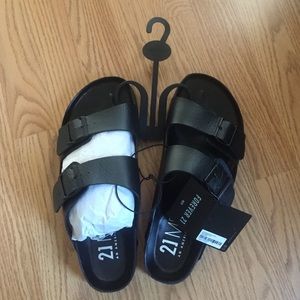 Forever 21 MEN black sandals. US size 9.