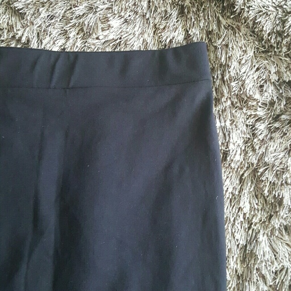 [BUNDLED] BOUTIQUE bodycon midi skirt - Picture 3 of 3