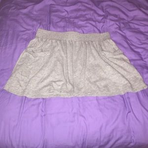 Gray skirt with pockets