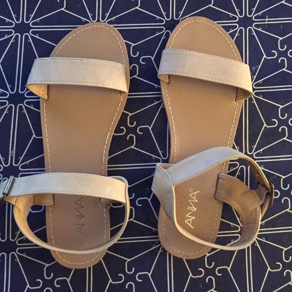 NWOT Tan Sandals
