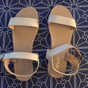 NWOT Tan Sandals