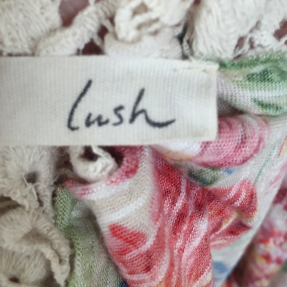 "Lush" floral printed tank top. great with jeans!! - Picture 3 of 3