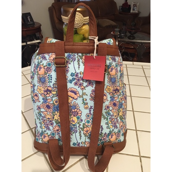 🚫SOLD🚫Mossimo floral backpack. - Picture 2 of 4