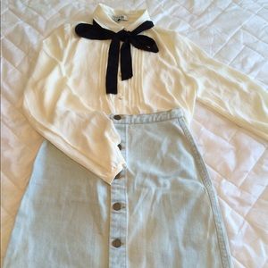 🎉SOLD🎉White blouse