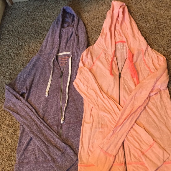 2 AMERICAN EAGLE brand zip up hoodies