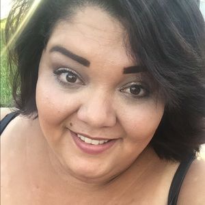 Meet your Posher, Nikki