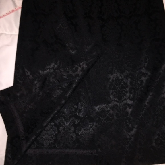 Pretty LBD - Picture 4 of 4