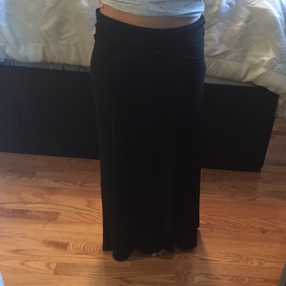 Black maxi skirt - Picture 1 of 1