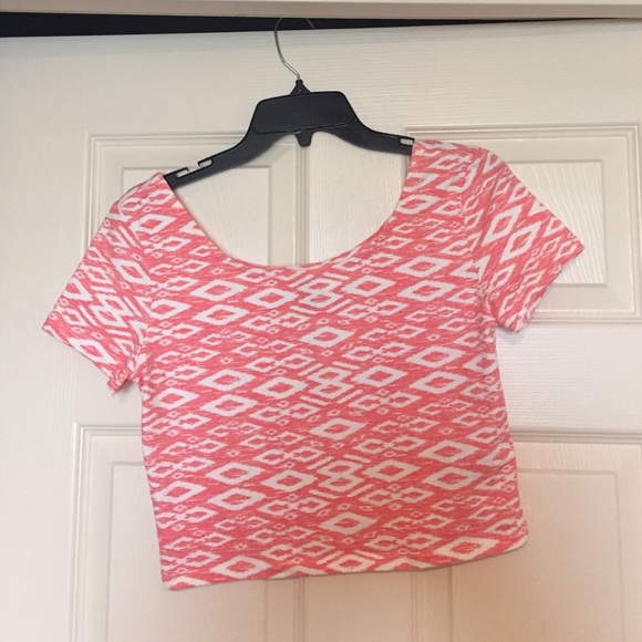 H&M pink and white tribal print crop top