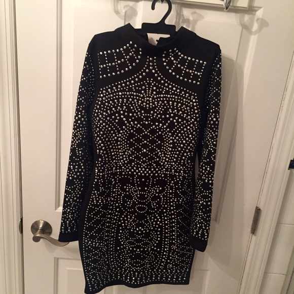 SOLD on M ! ✨ - Picture 2 of 4