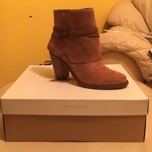 NWT JESSICA SIMPSON BOOTS SIZE 8