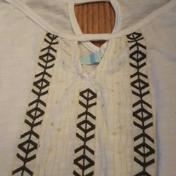 Maurices 3/4 sleeve Embroidered top