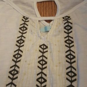 Maurices 3/4 sleeve Embroidered top