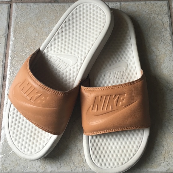 Nike Sandals (nude/Authentic)