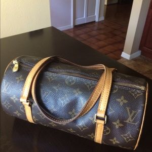 Authentic Louis Vuitton Papillon 26