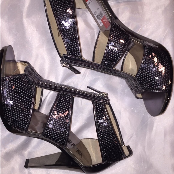 Michael Kors Berkley T-Strap Sandals