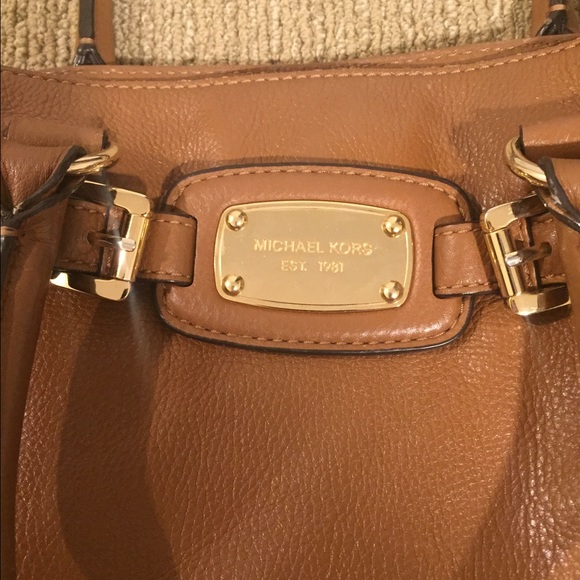 Michael Kors Hamilton Bag - Picture 2 of 4