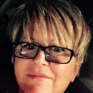 Meet your Posher, Deborah