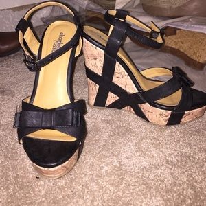 CLASSIC BLACK WEDGE