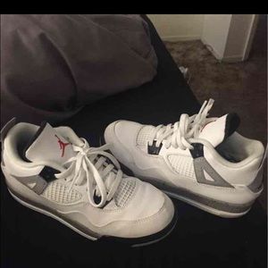 Jordan 4s